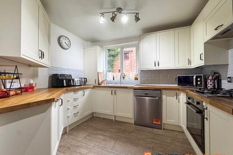 3 bedroom semi-detached house for sale, Gainsborough Road, 1 NG24