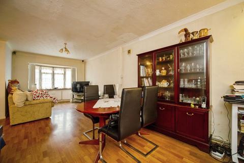 3 bedroom end of terrace house for sale, Osborne Road, Farnborough GU14