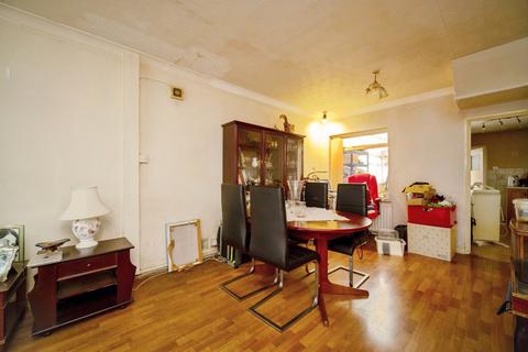 3 bedroom end of terrace house for sale, Osborne Road, Farnborough GU14
