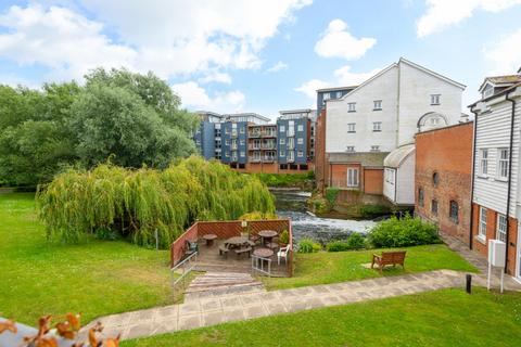 2 bedroom apartment for sale, Waters Edge, Canterbury