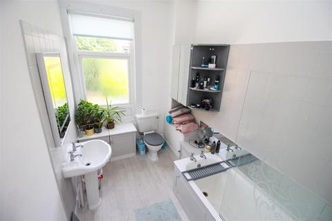 3 bedroom semi-detached house for sale, Woodfield Park Drive, Leigh-On-Sea