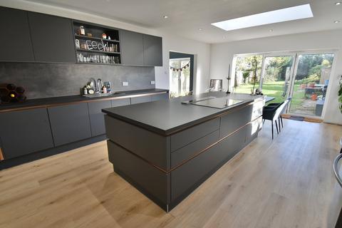 2 bedroom detached bungalow for sale, Christchurch Road, West Parley, Ferndown, BH22