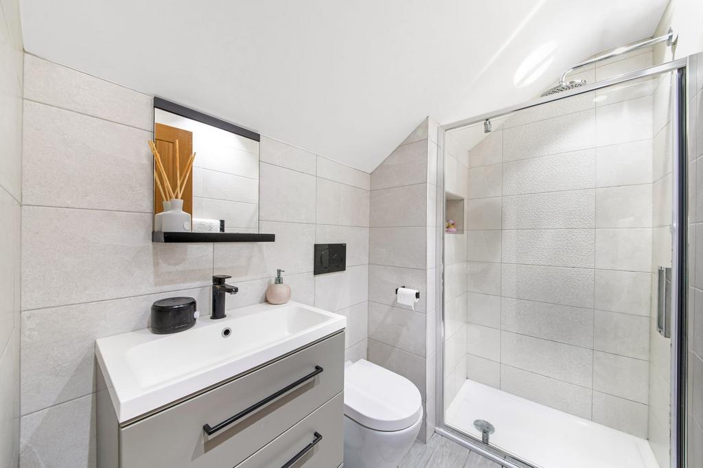 Ensuite shower room