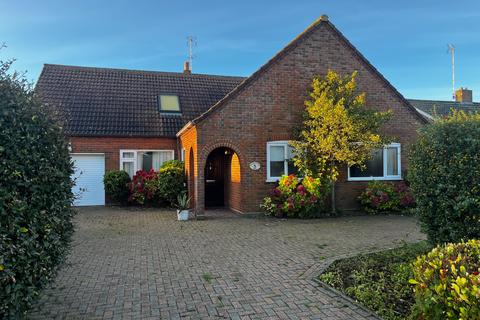 3 bedroom detached bungalow for sale, Meadow Drive, Mundesley