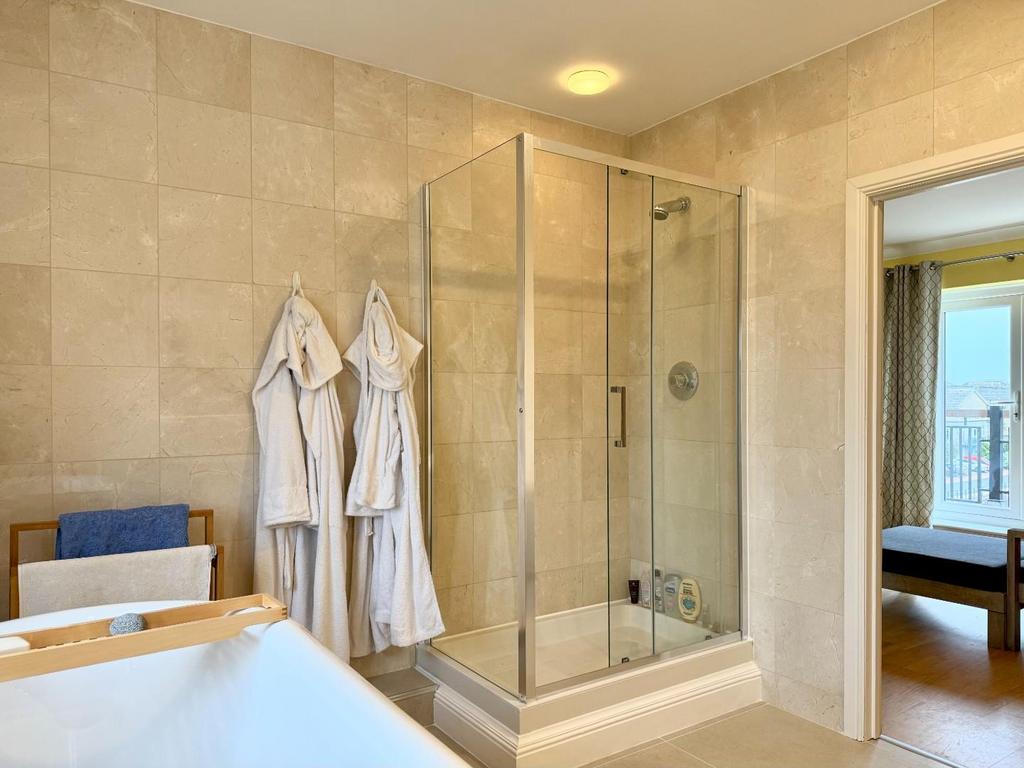 En-Suite Bathroom