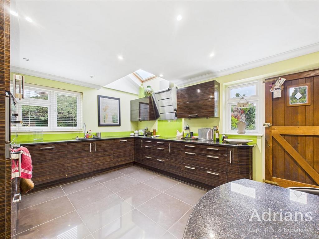 Kitchen /