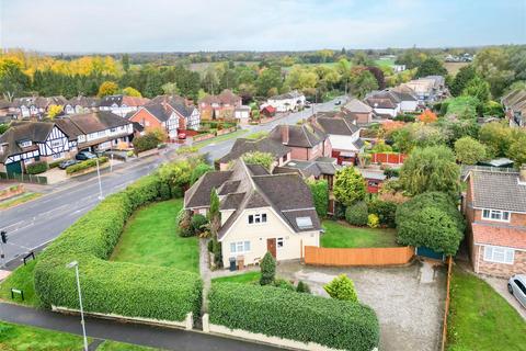 4 bedroom detached house for sale, Roxwell Road, Chelmsford