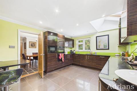 4 bedroom detached house for sale, Roxwell Road, Chelmsford