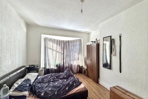 3 bedroom ground floor flat for sale, Greywood Avenue, Fenham, Newcastle upon Tyne, Tyne and Wear, NE4 9PA