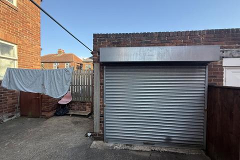 3 bedroom ground floor flat for sale, Greywood Avenue, Fenham, Newcastle upon Tyne, Tyne and Wear, NE4 9PA