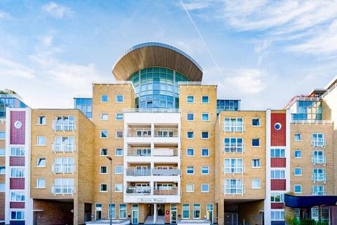 2 bedroom flat to rent, Lombard Road, Battersea, London, SW11