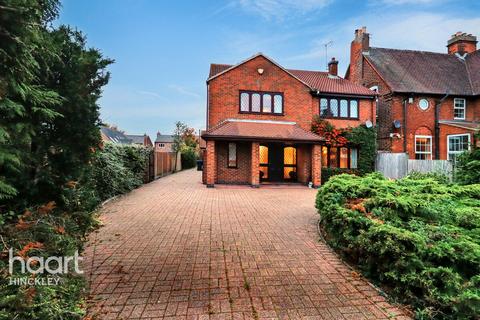 undefined, Hinckley LE10