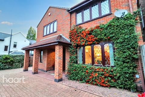 undefined, Hinckley LE10