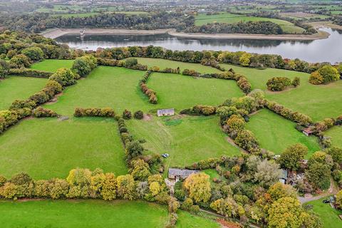 3 bedroom farm house for sale, Coedypaen NP4