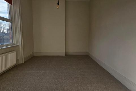 2 bedroom flat to rent, Beverley Terrace, Cullercoats