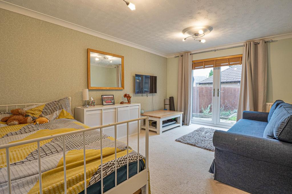 Lounge/Bedroom 5