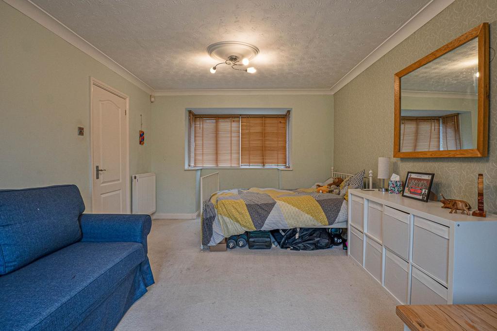 Lounge/Bedroom 5