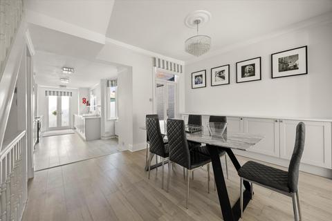 5 bedroom end of terrace house to rent, Albany Road, Windsor, Berkshire, SL4