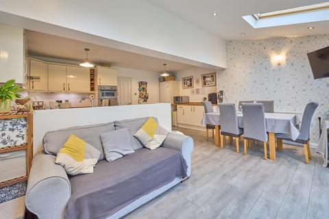 1 Darley Road, Burbage, Hinckley, LE10 2RL