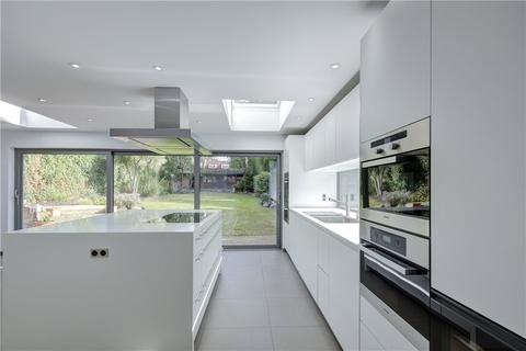 5 bedroom detached house to rent, The Fairway, KT3