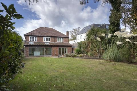 5 bedroom detached house to rent, The Fairway, KT3