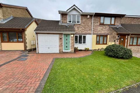 undefined, Ferndale CF43