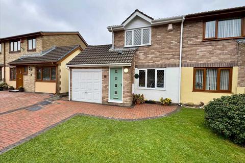 undefined, Ferndale CF43