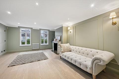 4 bedroom end of terrace house to rent, Hurlingham Square, Peterborough Road, Fulham, London