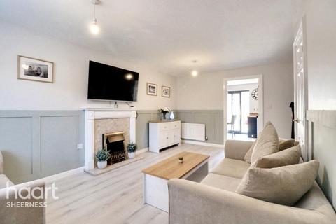 3 bedroom end of terrace house for sale, Penny Cress Road, Minster