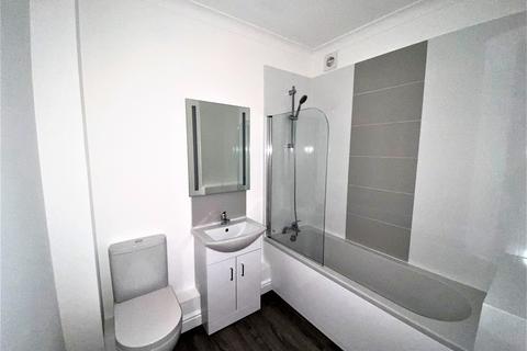 1 bedroom flat to rent, Riviera Park Apartments, Shore Road, PO38