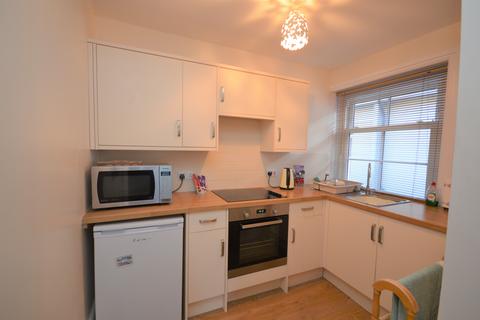 1 bedroom detached house to rent, Steephill Road, PO38