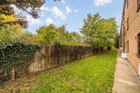 undefined, Stanley Road, Hounslow TW3