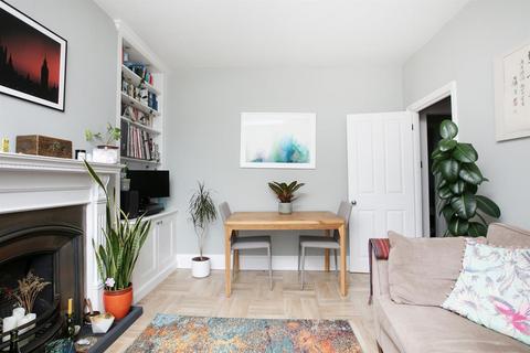 2 bedroom flat for sale, Kings Grove, Peckham, SE15