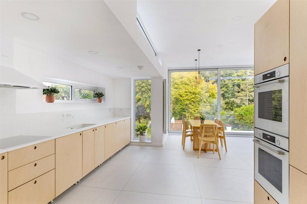 Kitchen/Dining