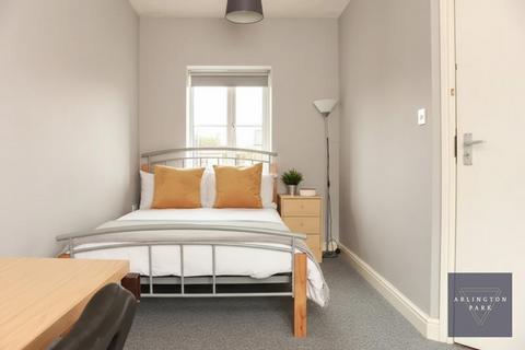 4 bedroom private hall to rent, Old School Close, Norwich NR5