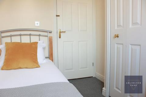 4 bedroom private hall to rent, Old School Close, Norwich NR5