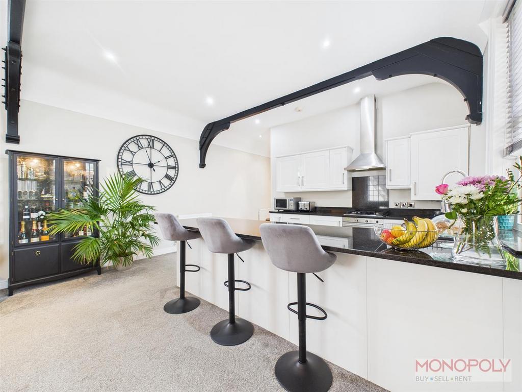 CAM01943 G0-PR0539-STILL022.jpg