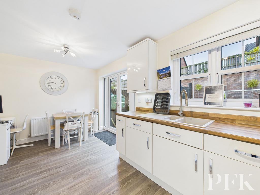 Kitchen / Dining