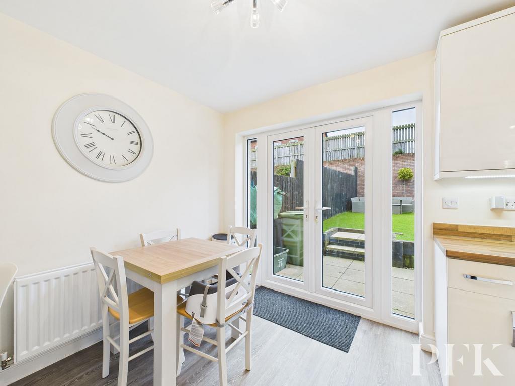 Kitchen / Dining