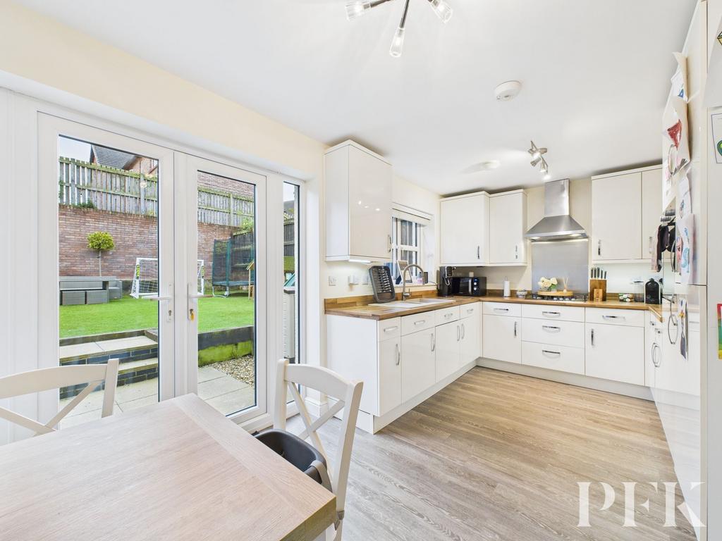 Kitchen / Dining
