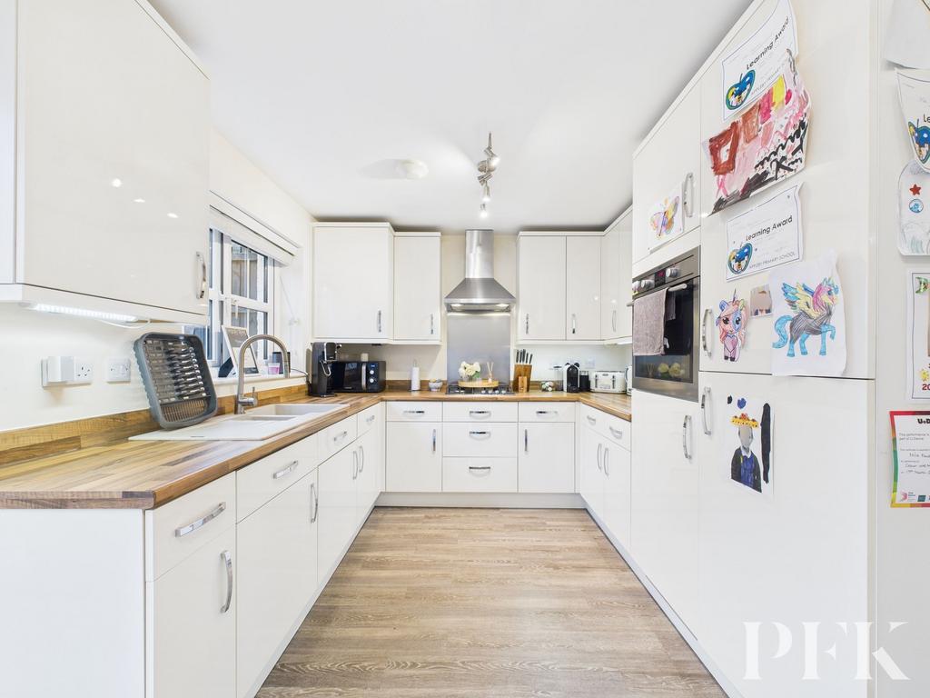 Kitchen / Dining
