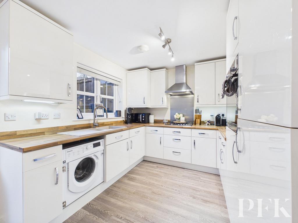 Kitchen / Dining