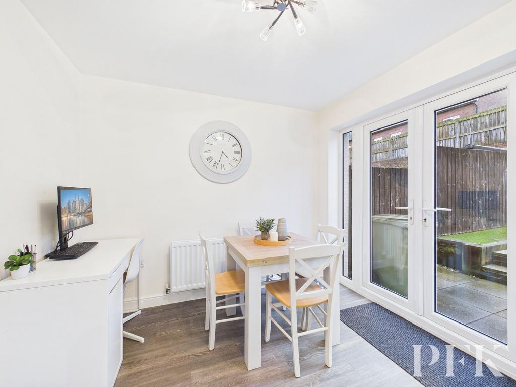 Kitchen / Dining
