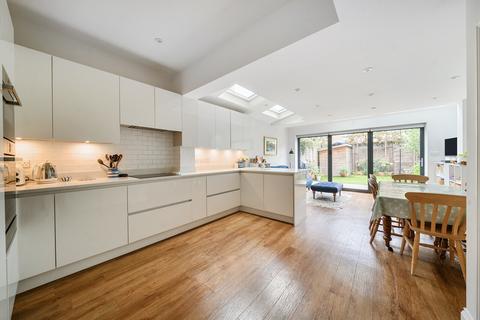 4 bedroom terraced house for sale, Christchurch Avenue, Teddington, TW11