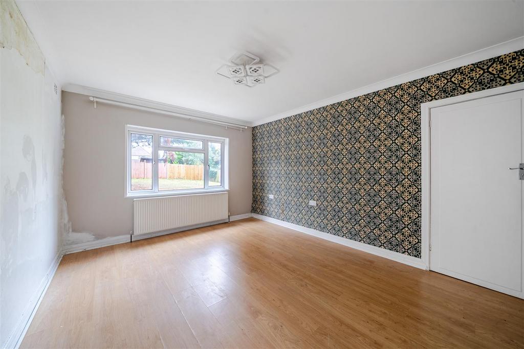 Bedroom 1.jpg