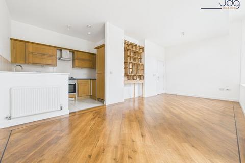 2 bedroom apartment for sale, Kershaw Drive, The Residence | Stylish two-bed apartment with balcony views!