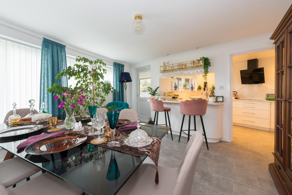 Lounge/Diner