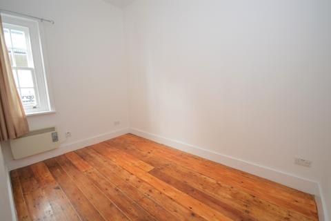 1 bedroom flat to rent, Pier Street, Ventnor, PO38