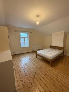 5 bedroom terraced house to rent, Northfield Road, Coventry