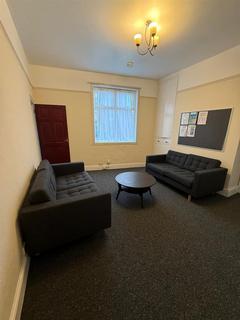 5 bedroom terraced house to rent, Northfield Road, Coventry